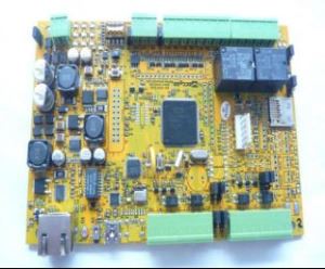 具有黄色PCB和USB插座的DRV主板PCB组件